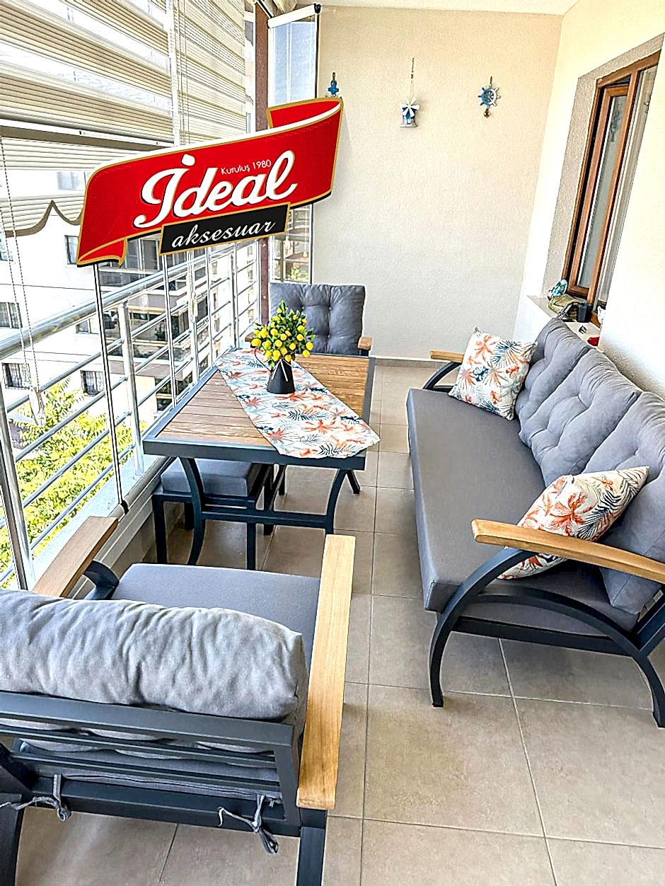 Nilüfer Balkon Takımı